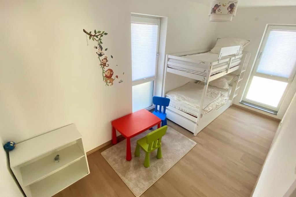Strahlende Erdgeschoss-Wohnung Im Neubau Naehe Legoland Ichenhausen Exterior foto